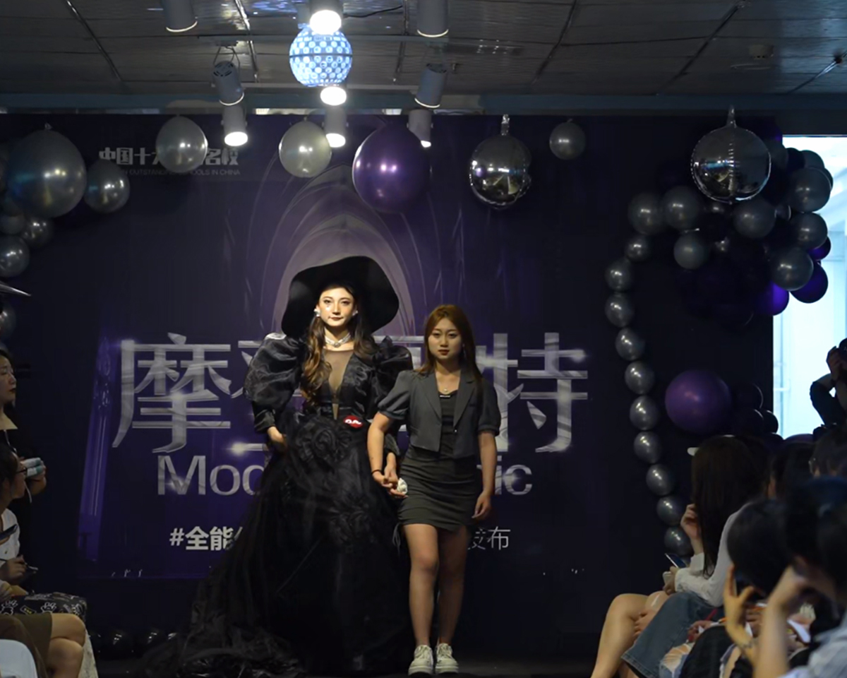 《摩登哥特》高级彩妆全能大师班94期学生毕业作品秀