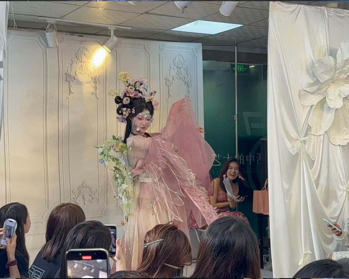 《破茧向野》高级彩妆全能大师班95期学生毕业作品秀