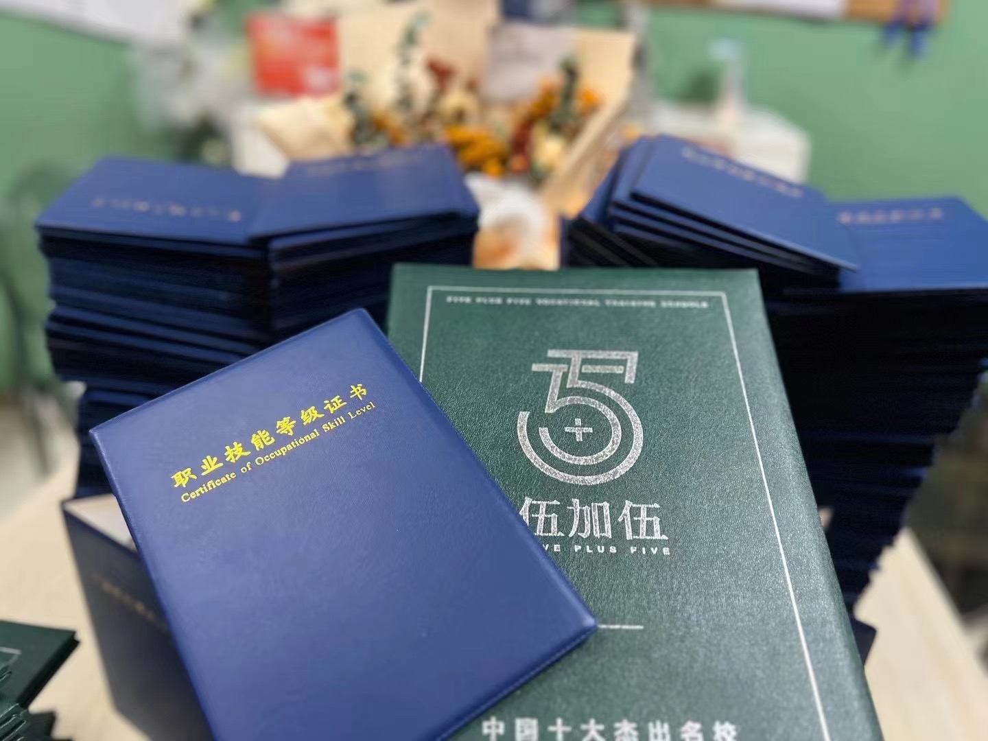 化妆师考证这件事，可能和你想象的不太一样——从业十几年的化妆师说点实在的