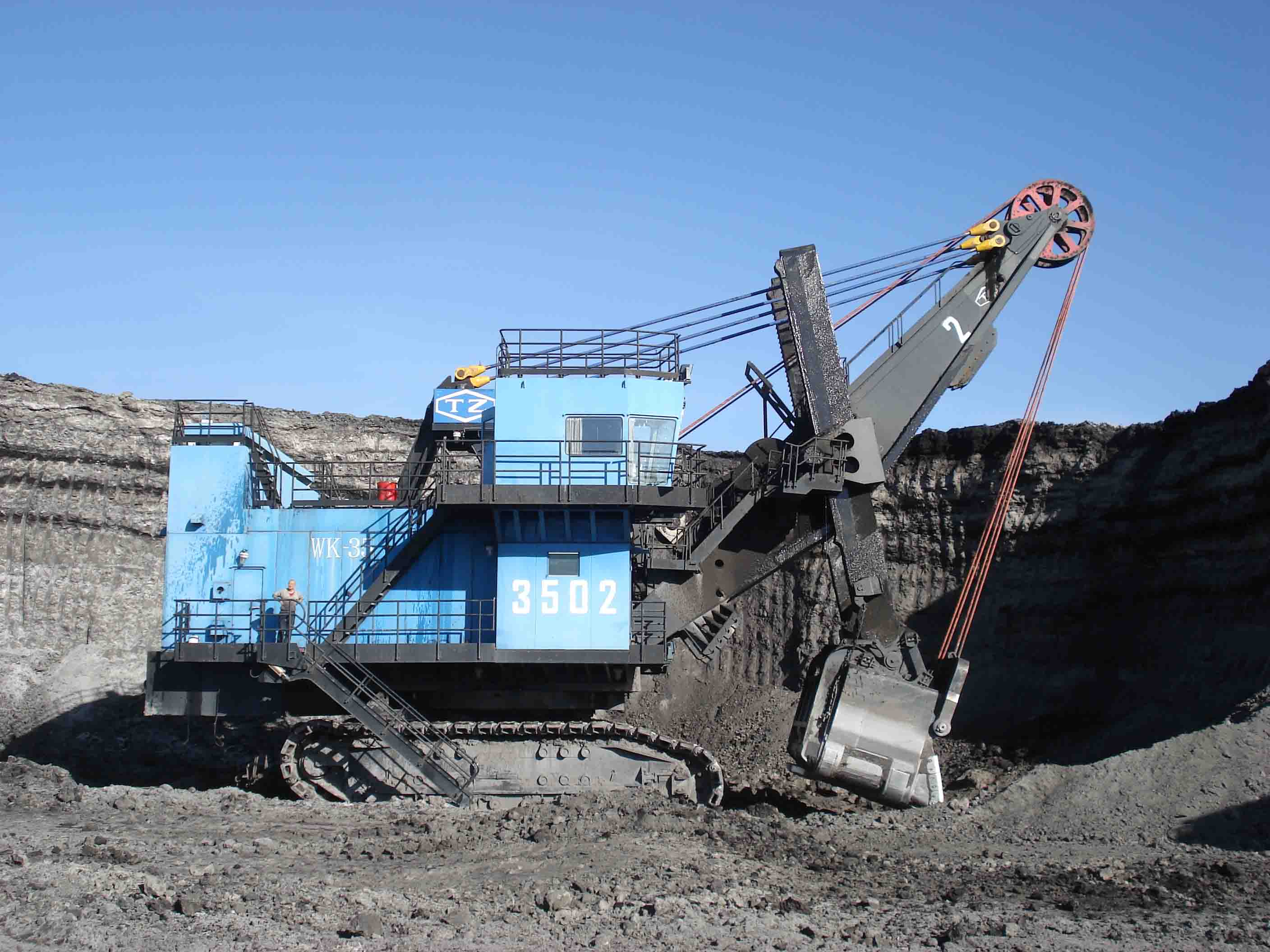 中国内蒙古某煤矿  为机械式正铲挖掘机提供配套备件