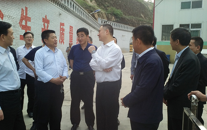 2016年5月19日山西省吕梁市委书记王清宪莅临山西万里红生物科技有限公司考察指导