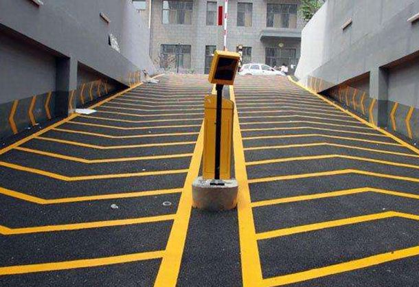防滑坡道