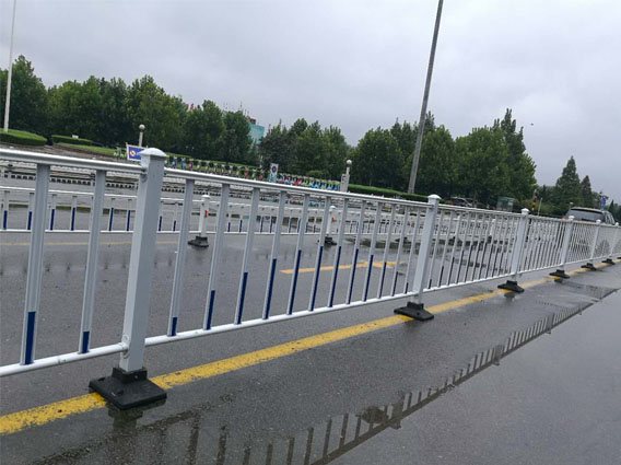 交通護欄