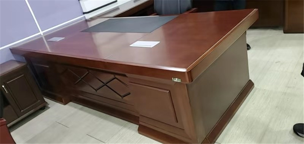 	 Desk series