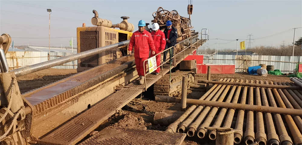 77064