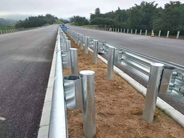 城鄉(xiāng)道路防護(hù)設(shè)施