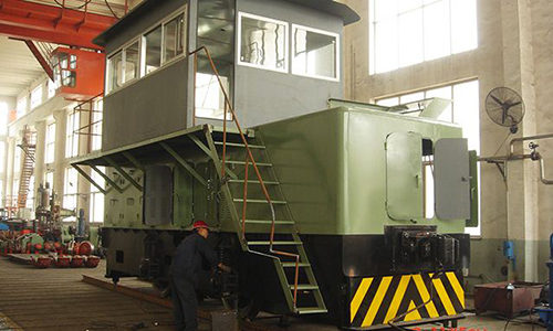 生產(chǎn)中4.3米電機(jī)車(chē)