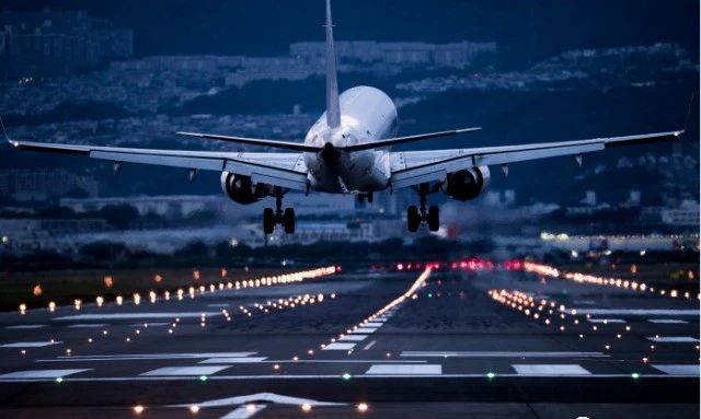 飛機遭雷擊墜毀起火，41人喪命！飛機如何防雷？