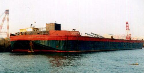 7500吨甲板驳