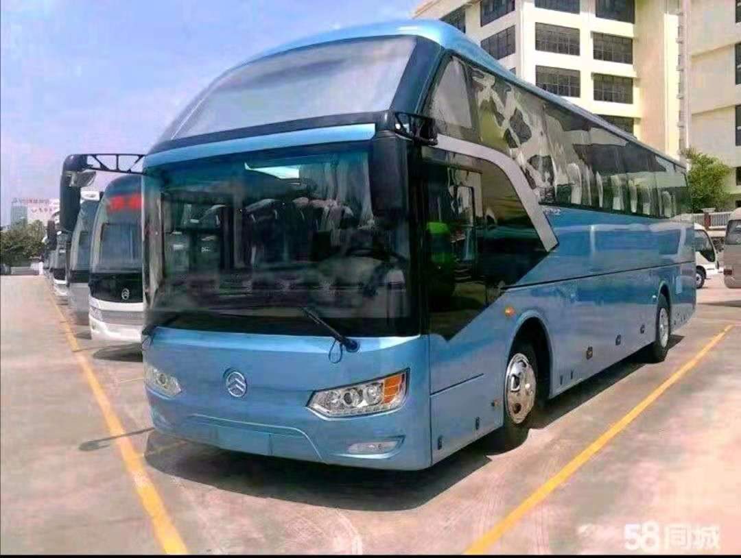 大巴車