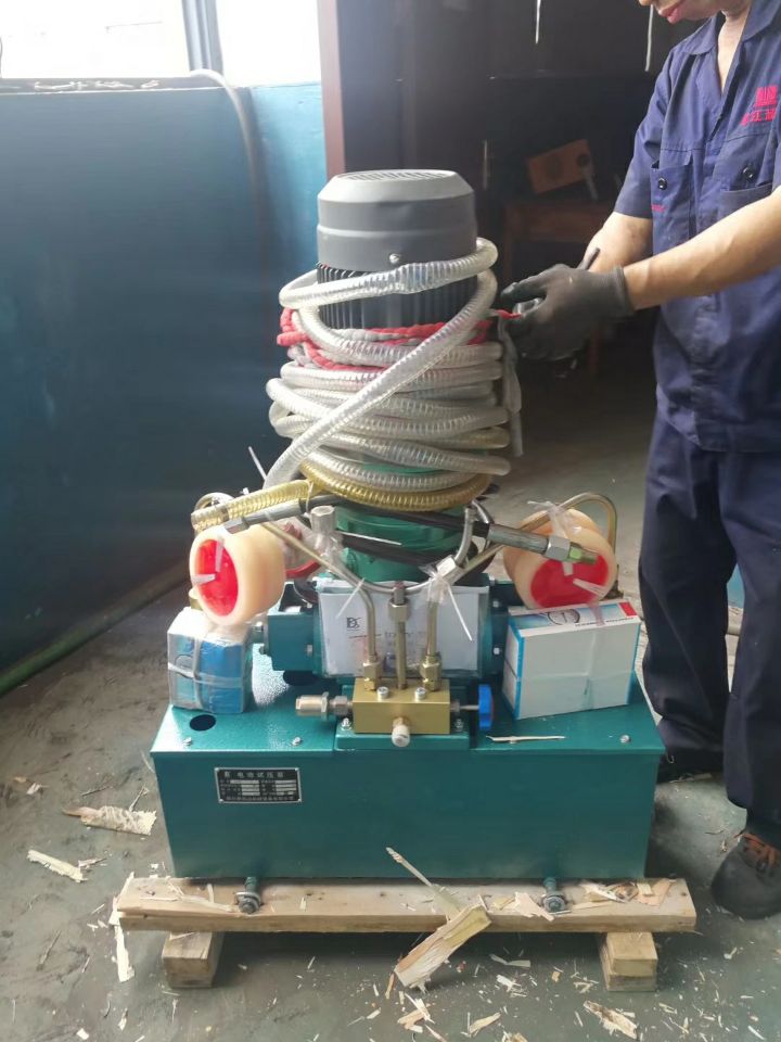 广州科丽能环保定制的立式防爆电动试压泵