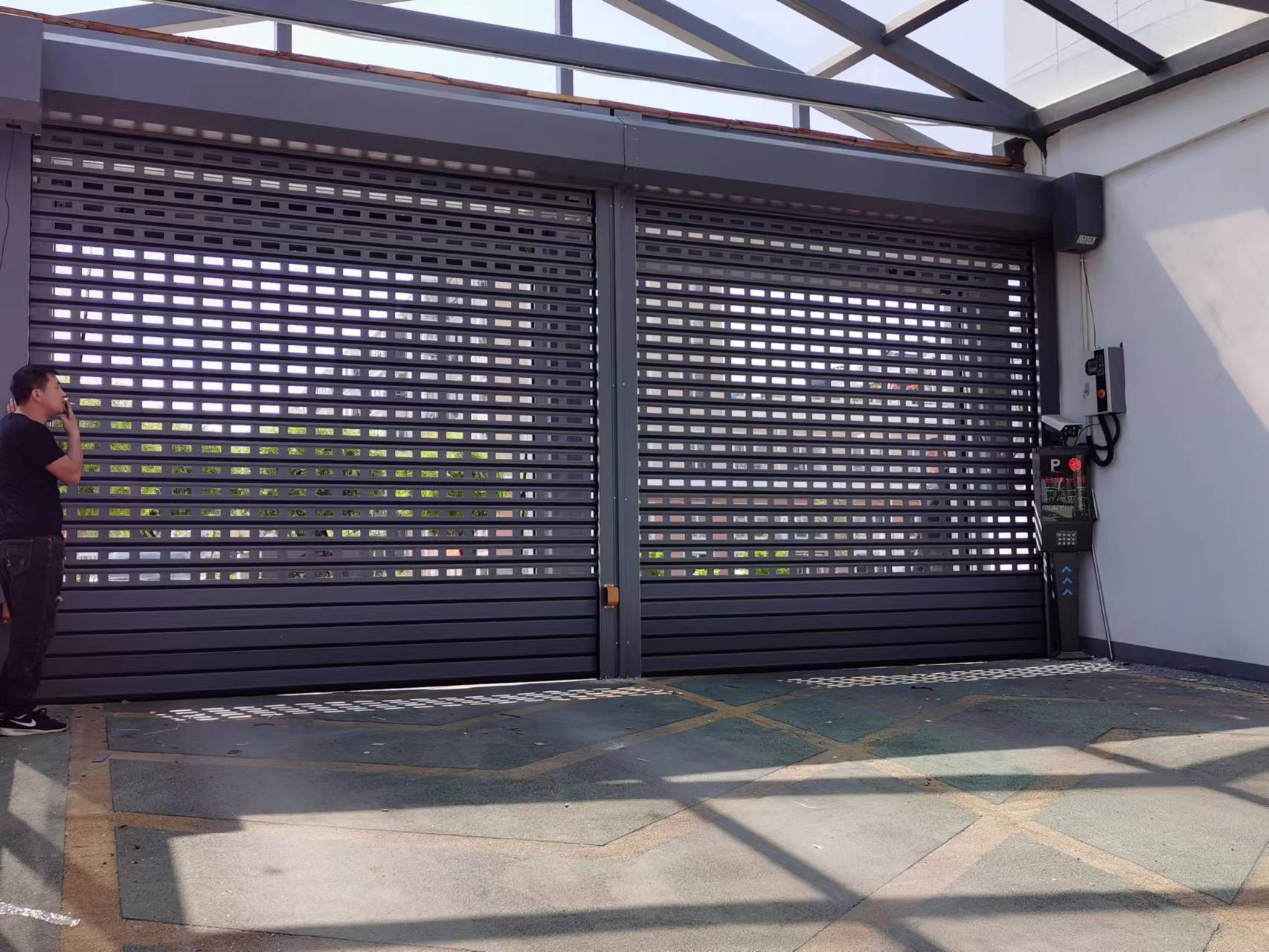 汽车4S店洗车房快速卷帘门