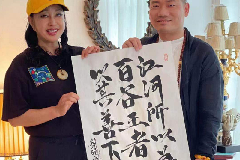 亲临触诊专家及获赠荣誉