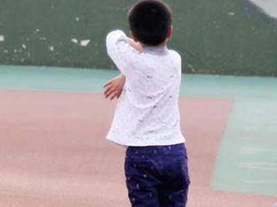 关爱自闭症儿童，让笑脸重现