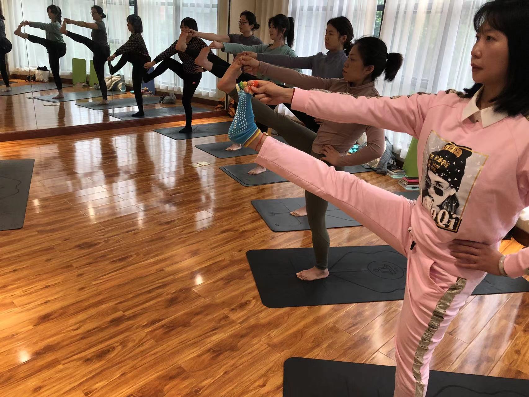 重慶開州伽友經常練這幾個瑜伽動作，徹底釋放腰部肌肉，告別腰酸背痛