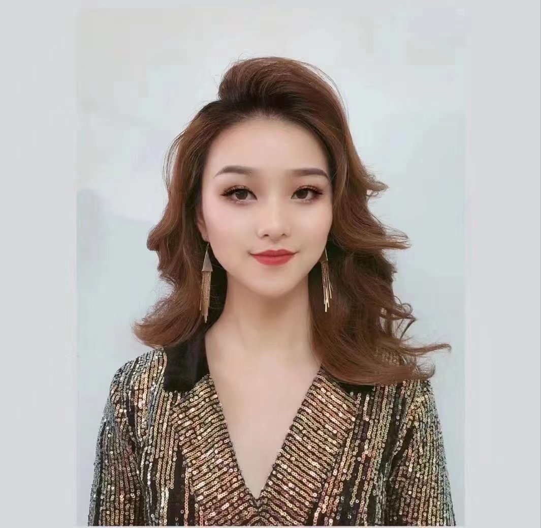 专业资深化妆师
