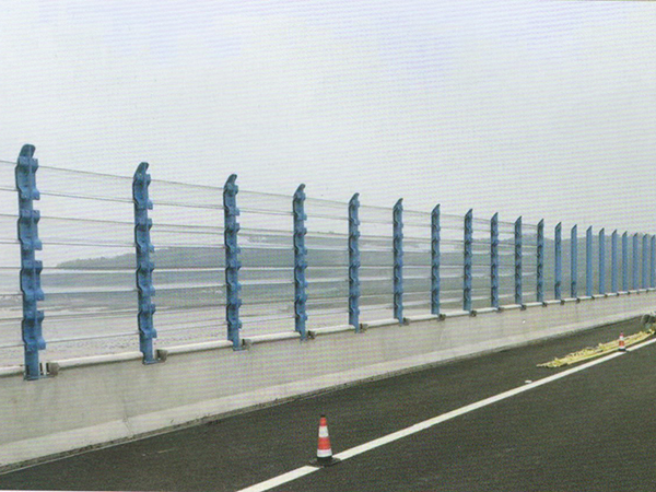 大桥风障条