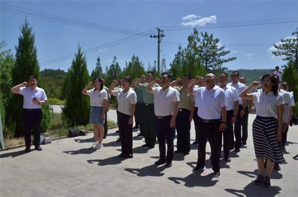 陽泉市退役軍人事務(wù)局舉行慶“七一”主題黨日活動暨首家“軍人驛站”授牌儀式