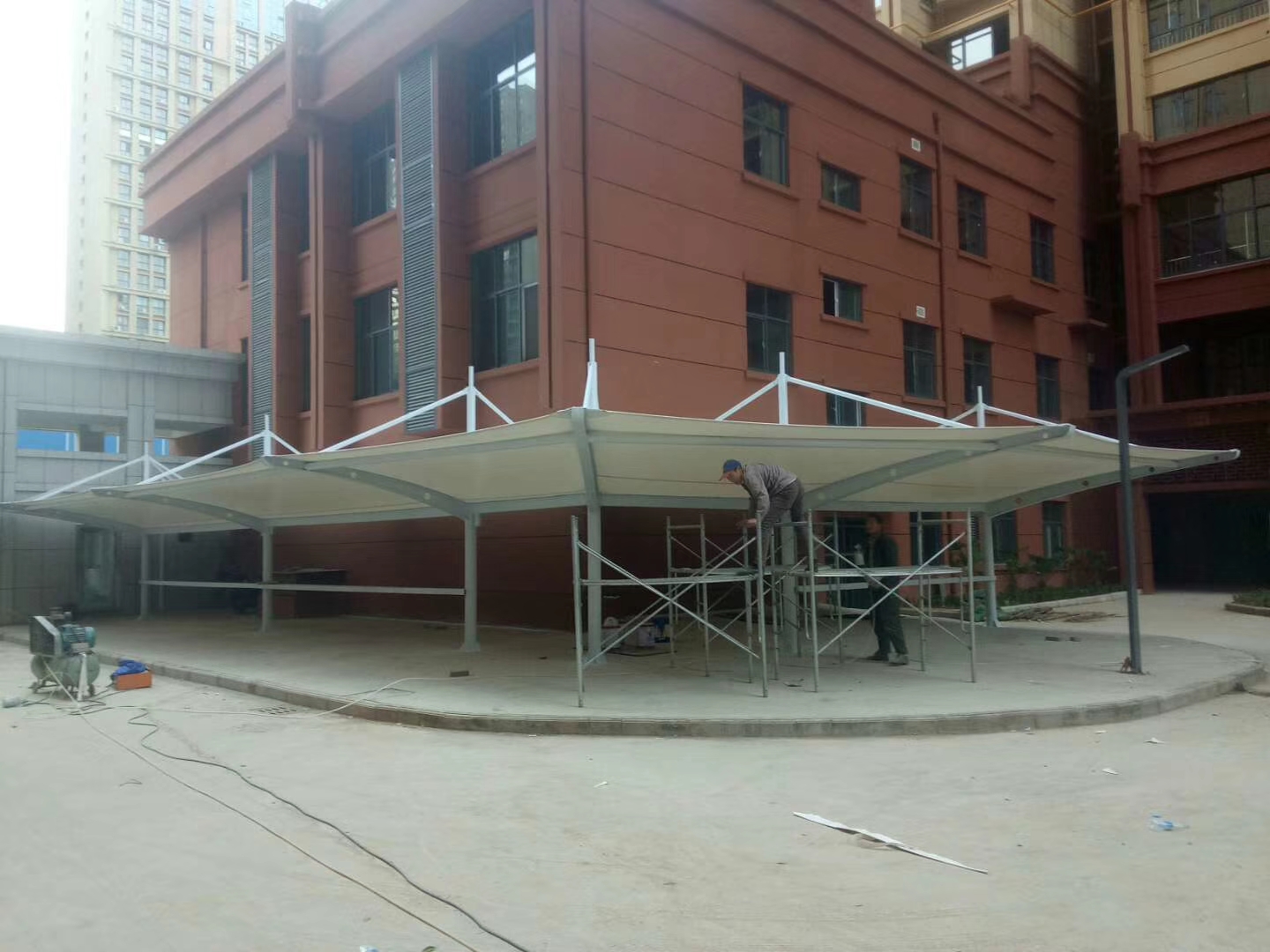 朔州市安置小区膜结构自行车棚