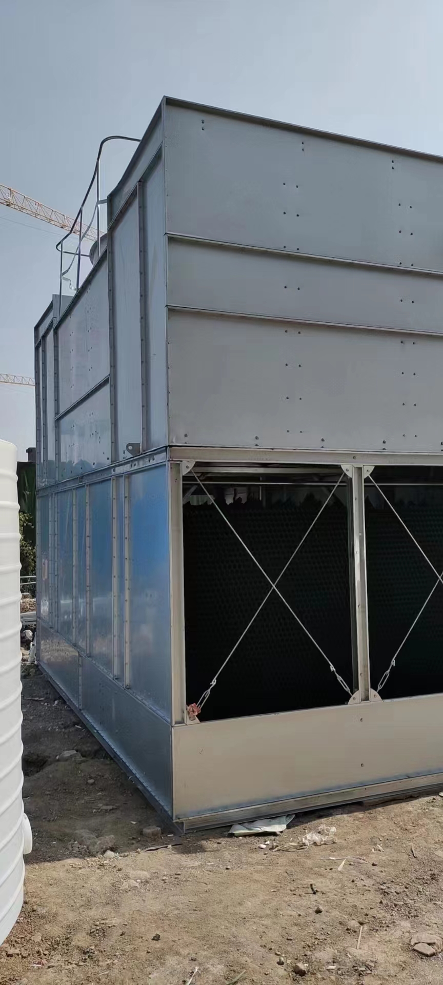 太原小店智能企业加速园区300T密闭横流式冷却塔