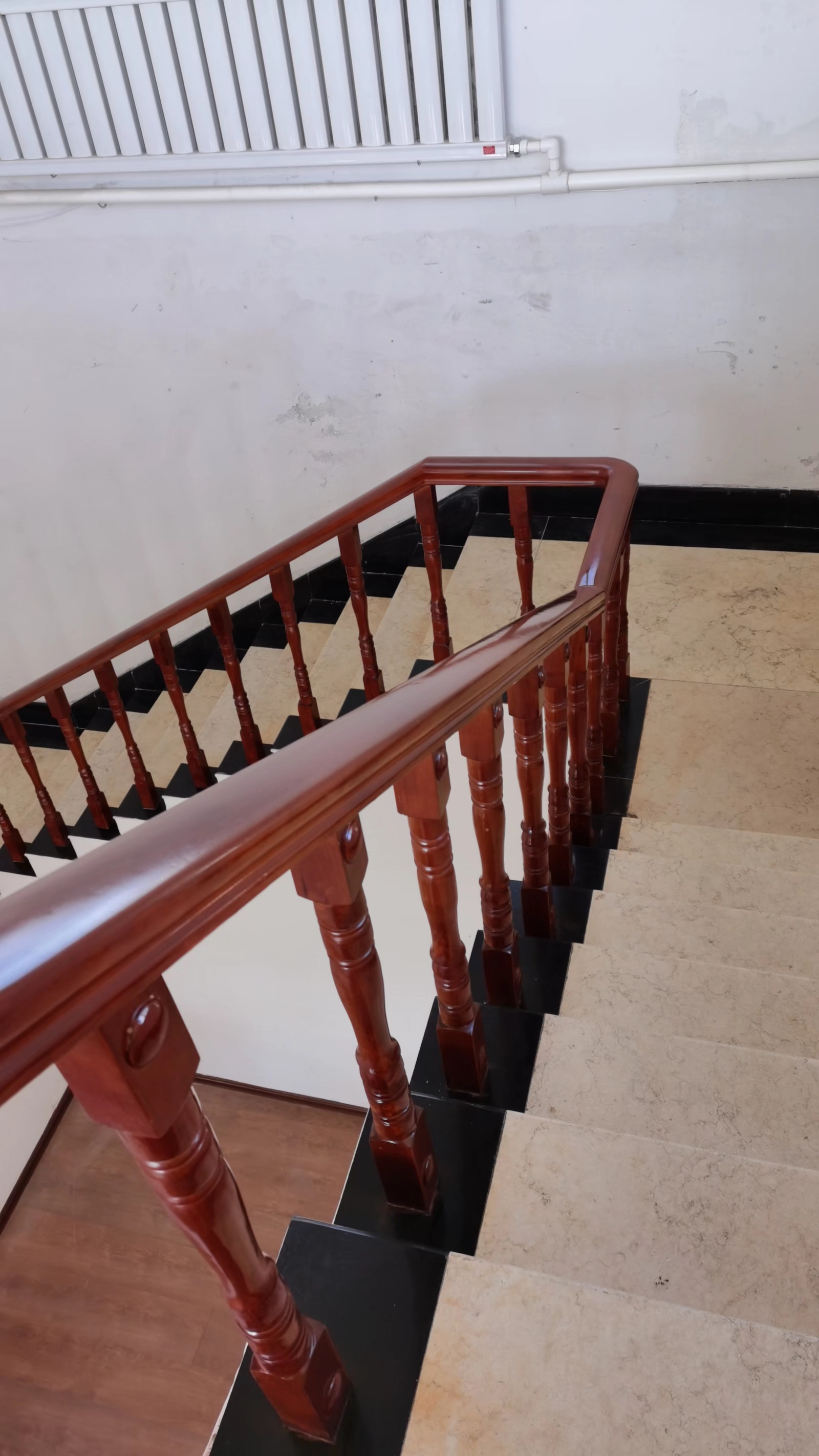 楼体扶手维修后