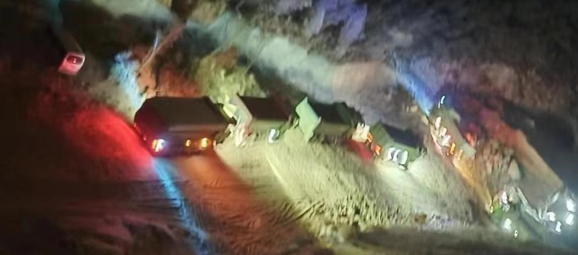 山西省中阳县“春节”“两会”期管不了倒卖矿产资源、无牌超载车、黑石料厂的重大安全隐患